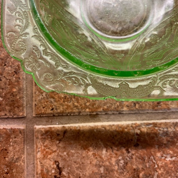 Vintage Federal Glass Madrid Pattern Green Depression Uranium Glass Bowl - Picture 5 of 8